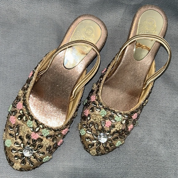 Riwaaz wedge shoes. Size 7. - Picture 2 of 7